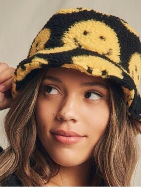 Cozy Smiley Fleece Bucket Hat - Yellow & Black